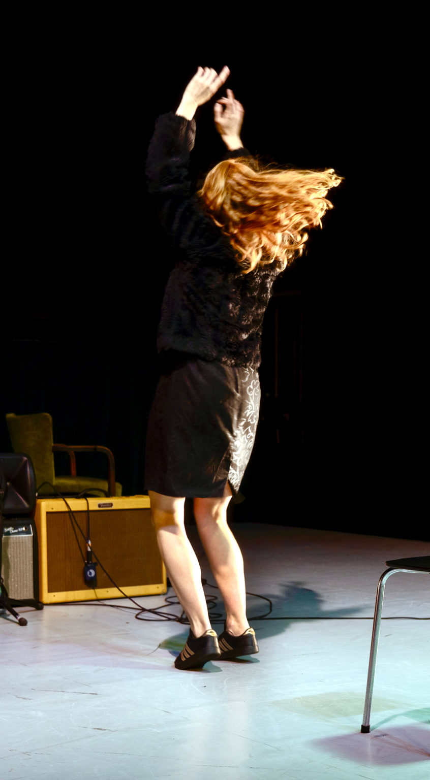 La comédienne Gwendoline Gauthier danse