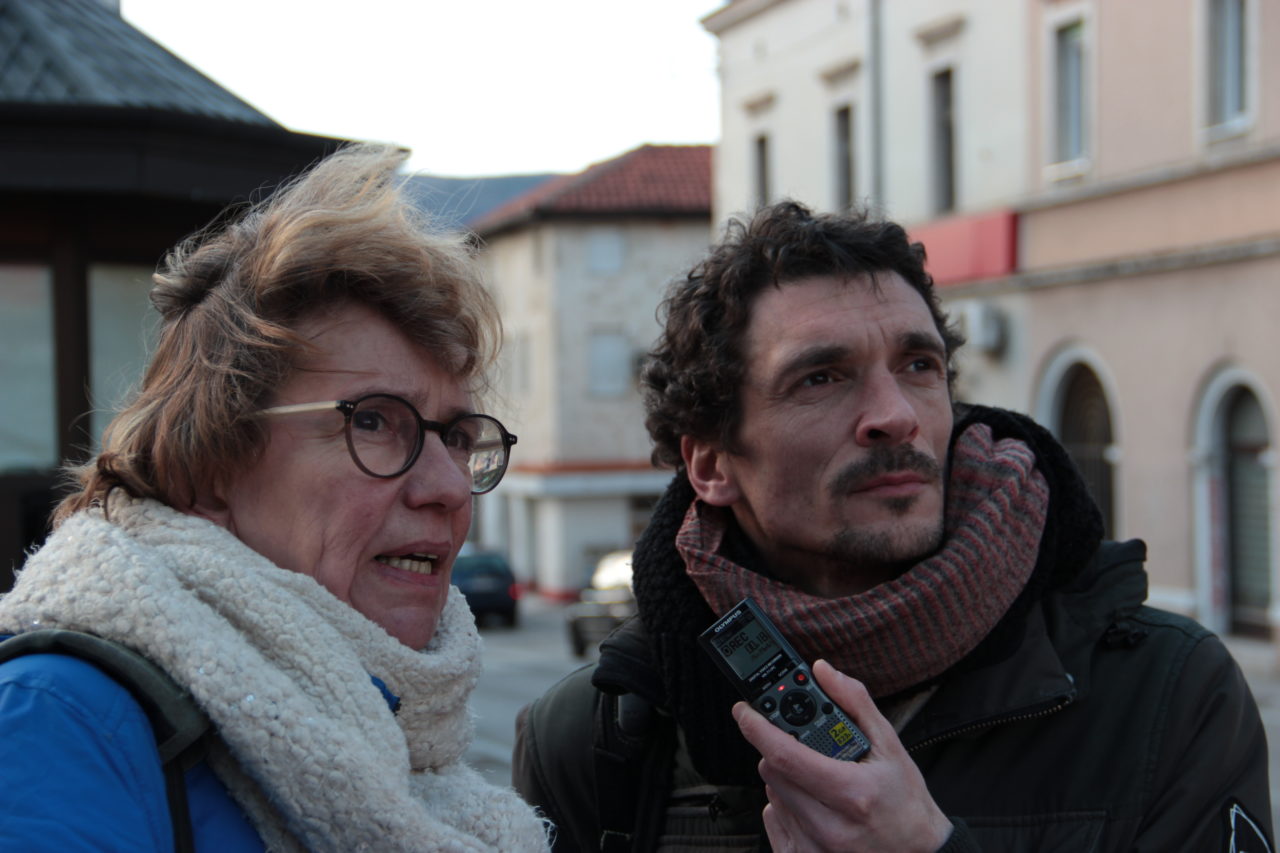 Photographie de Françoise Wallemacq et Sébastien Foucault avec un micro