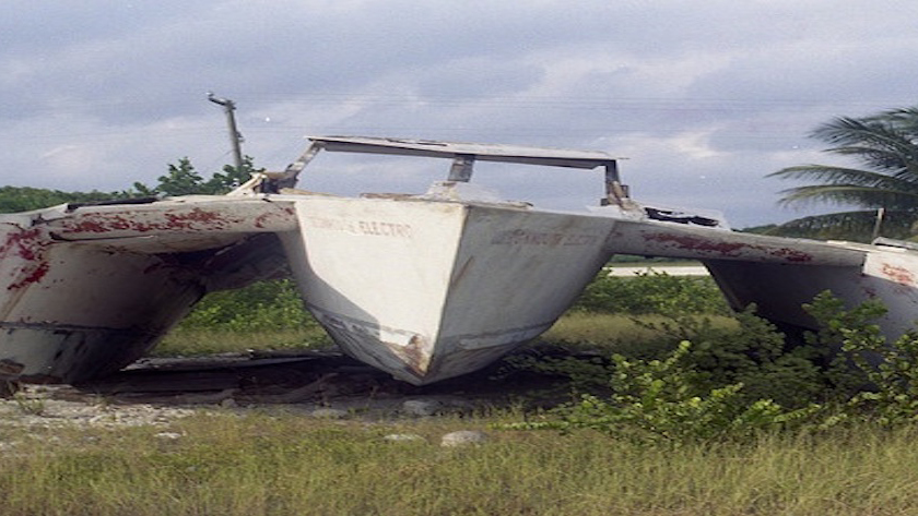 Photo du bateau (le Teignmouth Electron, un trimaran) que Donald Crowhurst a utilisé pour sa course à la voile en solitaire.